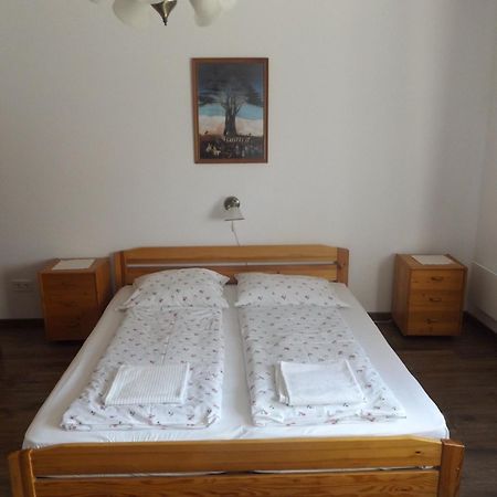 Almafas Vendeghaz Orseg Villa Kerkakutas Luaran gambar
