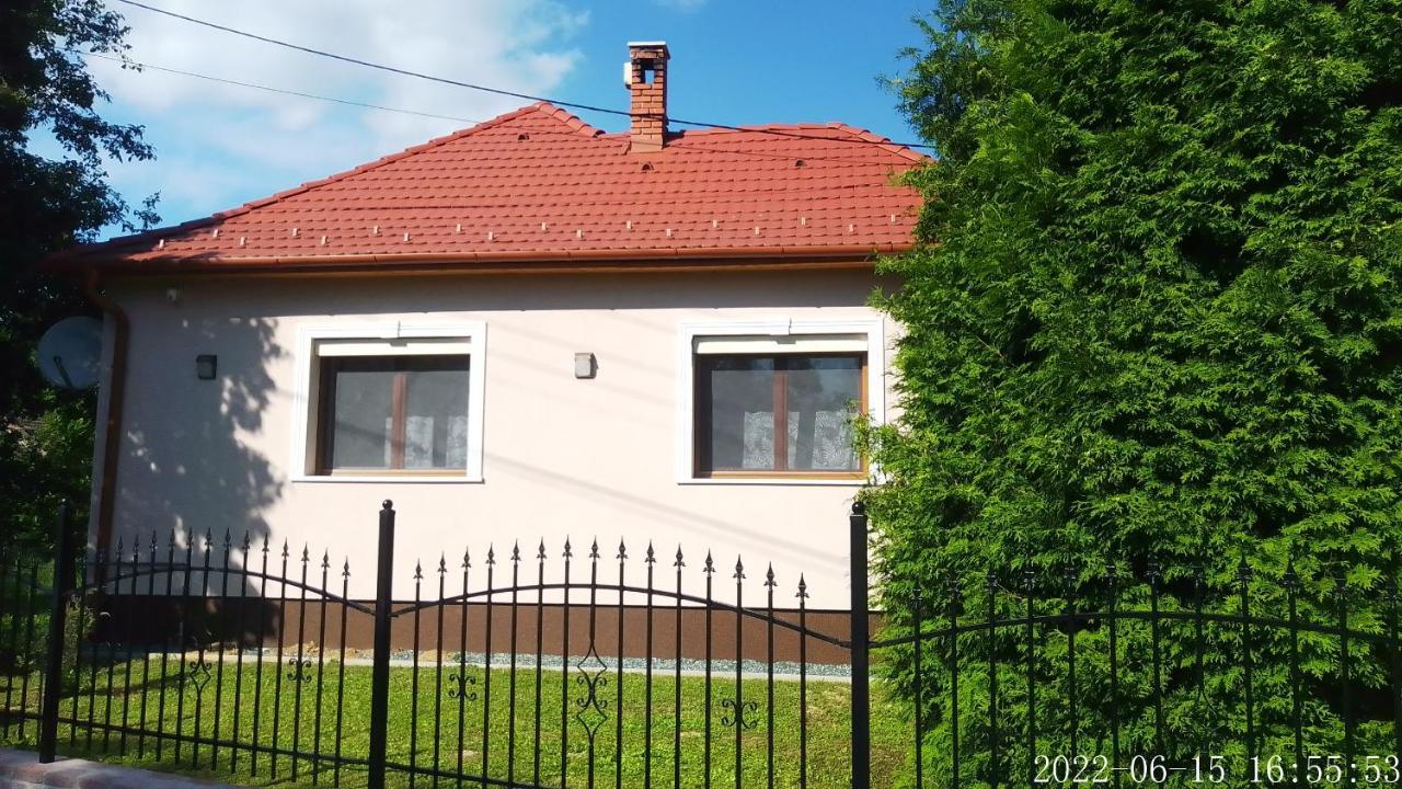 Almafas Vendeghaz Orseg Villa Kerkakutas Luaran gambar